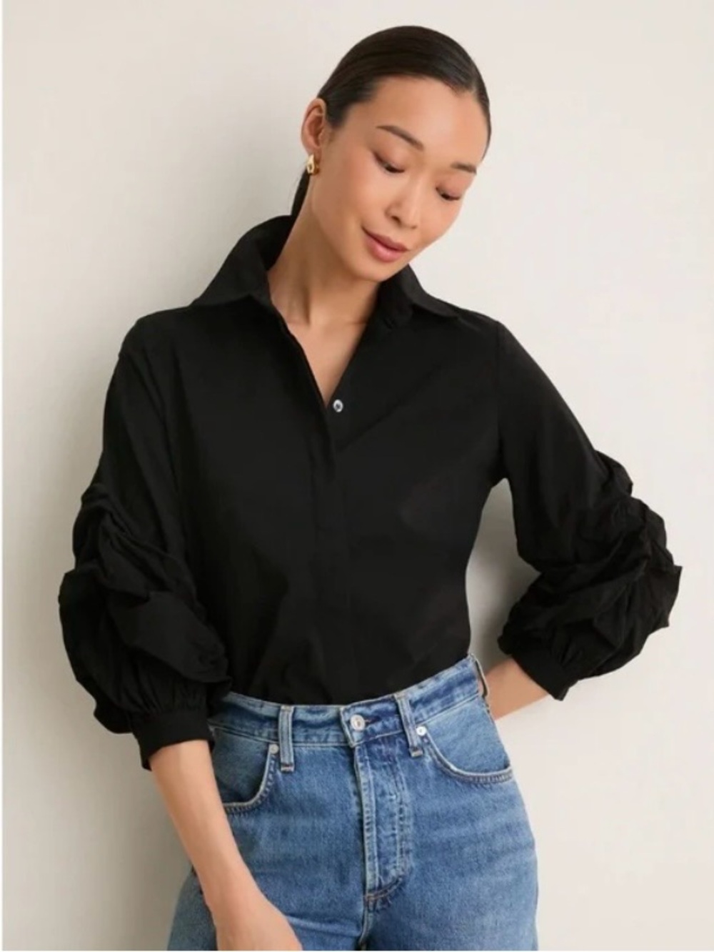 Pomander Place Alessia top XS 
Ruffle sleeve, hidden buttons